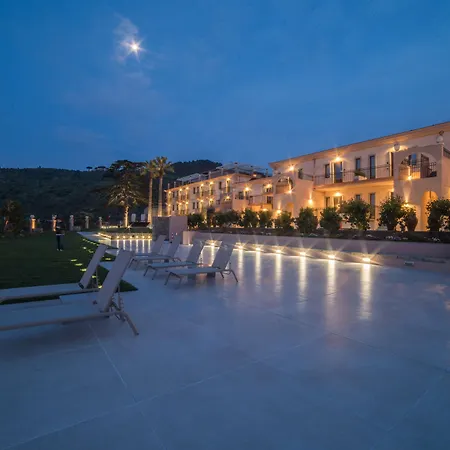 Hotel Western Terre Di Eolo 4*