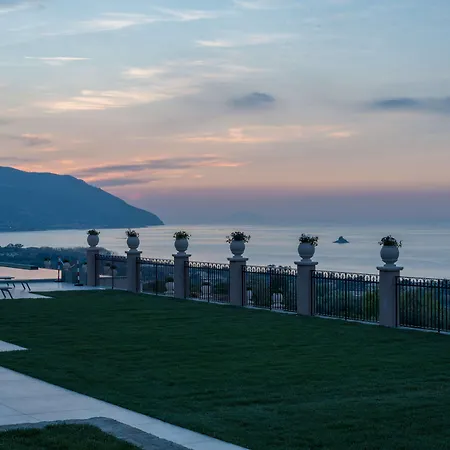 Western Terre Di Eolo Hotel 4*
