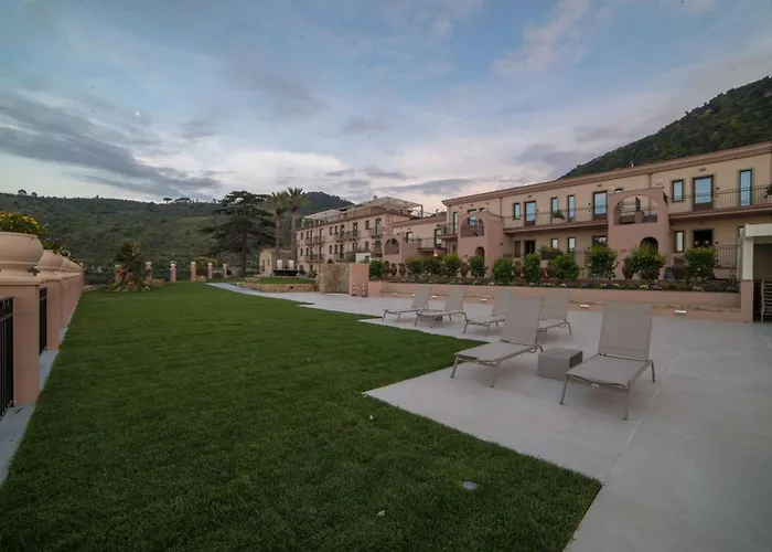 Hotel Western Terre Di Eolo 4*