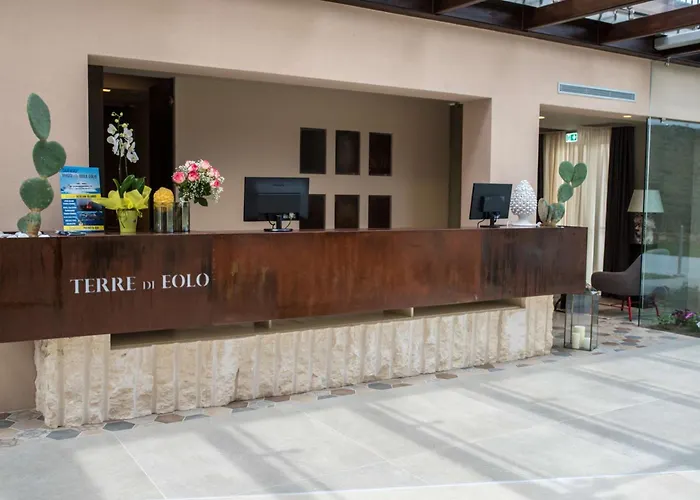 Hotel Western Terre Di Eolo 4*